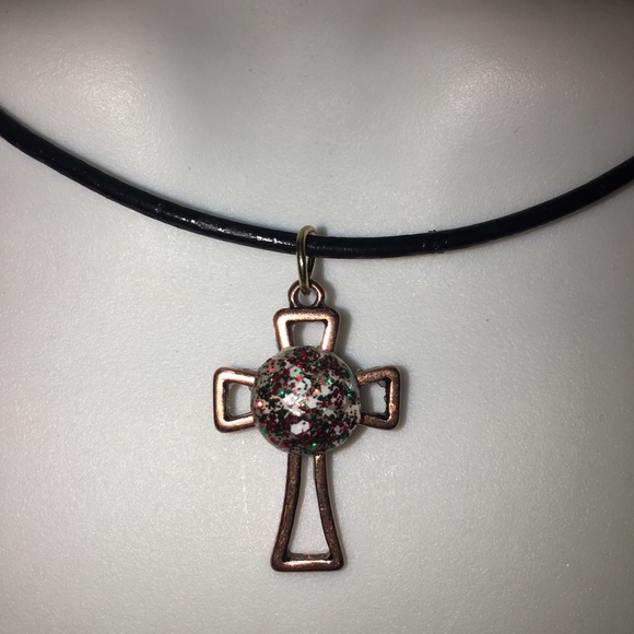 Cross pendant w Christmas color & earrings NWT - Picture 4 of 8